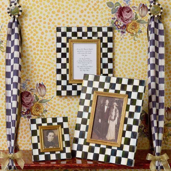 Courtly Check Frame